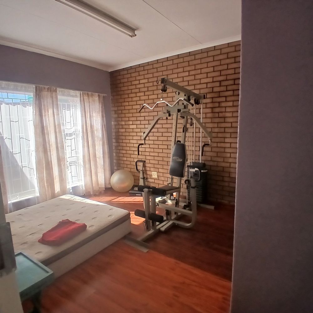 3 x Double-sized bedrooms