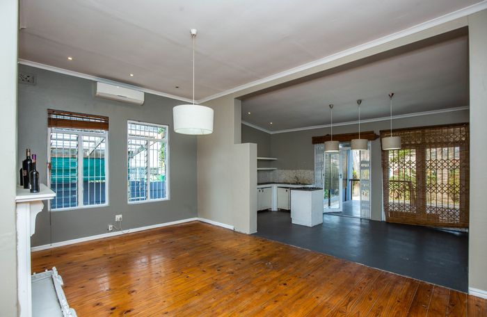 Glenwood House For Sale: 3 Bedrooms, pool, dual outdoor spaces, walk to amenities.