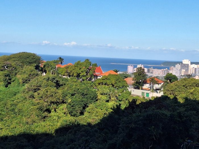 For Sale: Spacious 3-bedroom apartment in Morningside with pool and secure parking.