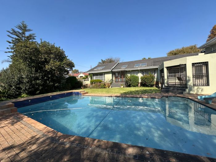 For Sale: Spacious 4-bedroom house in Del Judor Ext 1 with pool and garage.