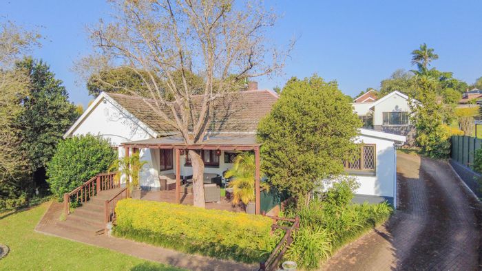 For Sale: Versatile Clarendon House with pool, flatlet, and spacious living areas.