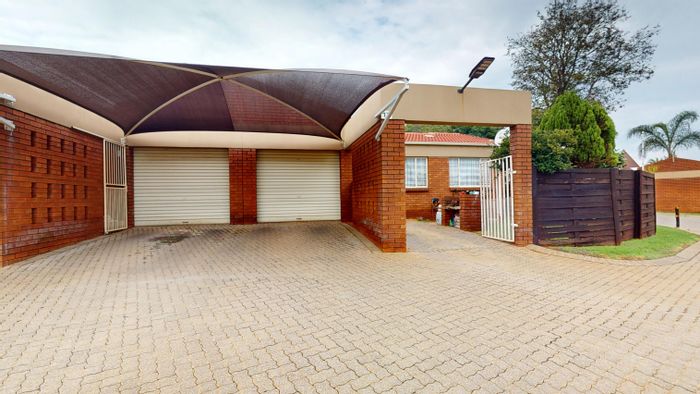 Witfield Townhouse For Sale: 2 beds, pet-friendly, private gardens, secure complex.