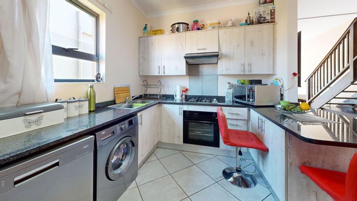 For Sale: Townhouse in Norton Park with 3 beds, smart features, and secure access.