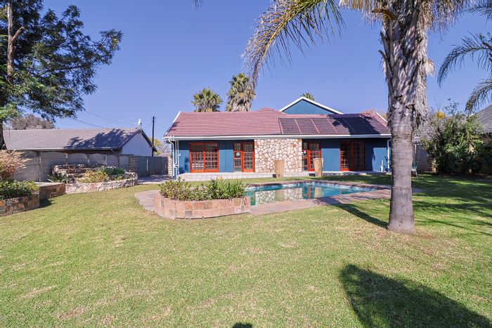 For Sale: Spacious Randhart House with pool, study, and ample parking.