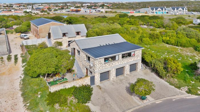 For Sale: Unique Struisbaai Central house with 4 rental units, close to beach.