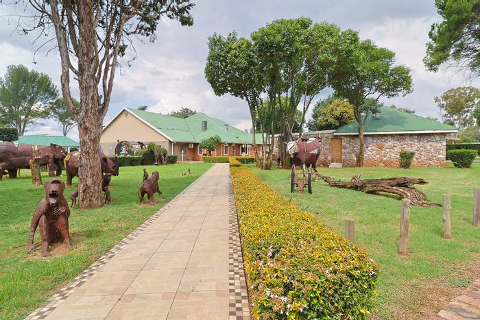 Kliprivier Small Holding For Sale: Multi-venue estate with diverse income potential.