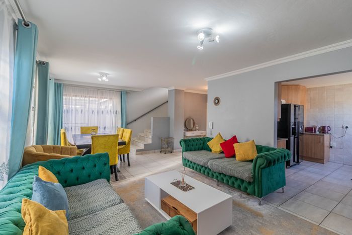 Edenvale Central Townhouse For Sale: 3 beds, gas kitchen, double garage, secure complex.