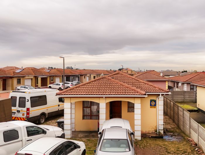 Hagley House For Sale: 3 Bedrooms, 24-hour security, spacious parking.