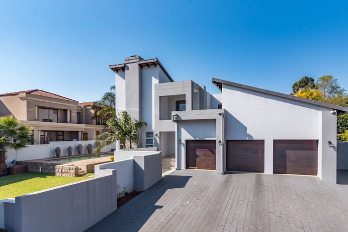 For Sale: House in Ruimsig Country Estate with 4 beds, 4 baths, and auction.