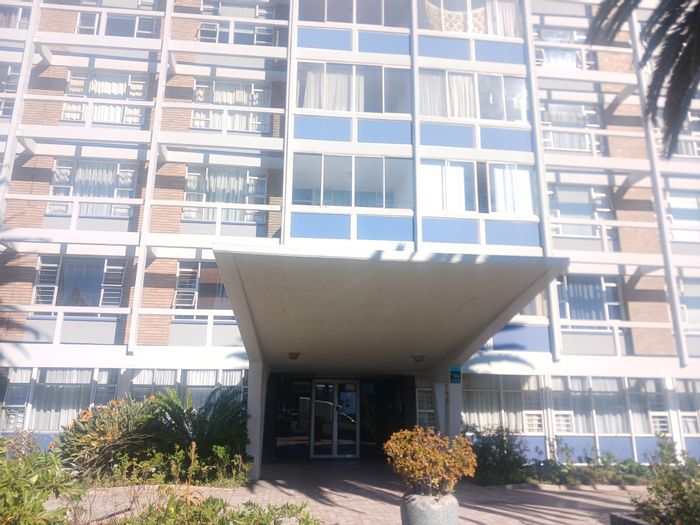 2-bedroom flat in St Georges Park with balcony, security, and convenient amenities. To Rent.