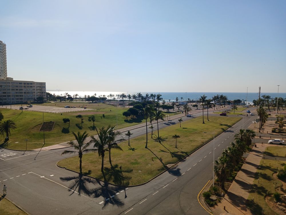 Easy walk to the promenade & beach