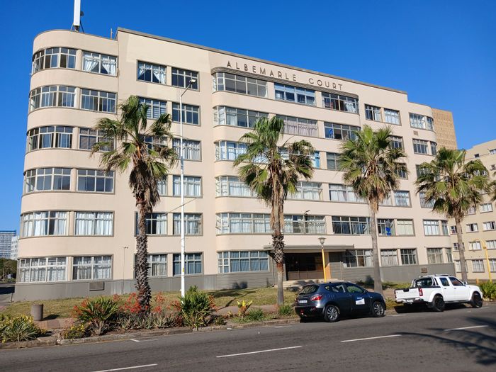 North Beach Apartment For Sale: 1 bedroom, garage, close to beachfront amenities.