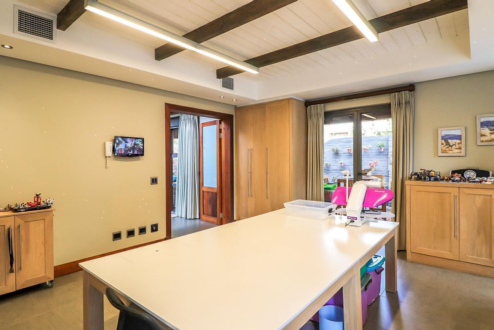 Hobby room/3rd lounge space