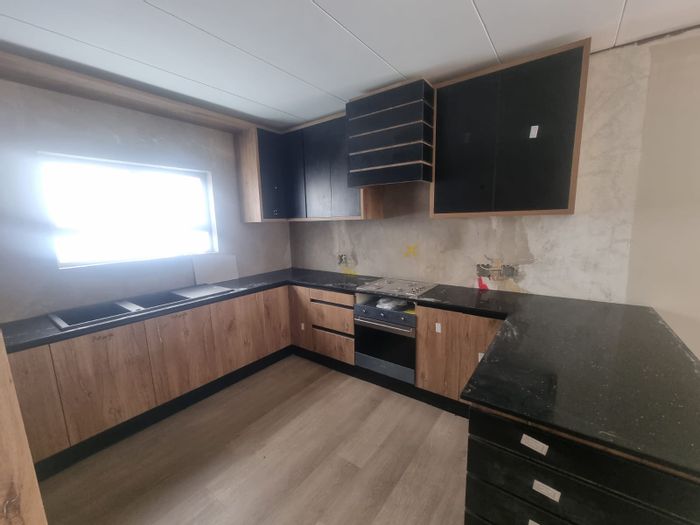 For Sale: House in Secunda Central with customizable plans and quality finishes.