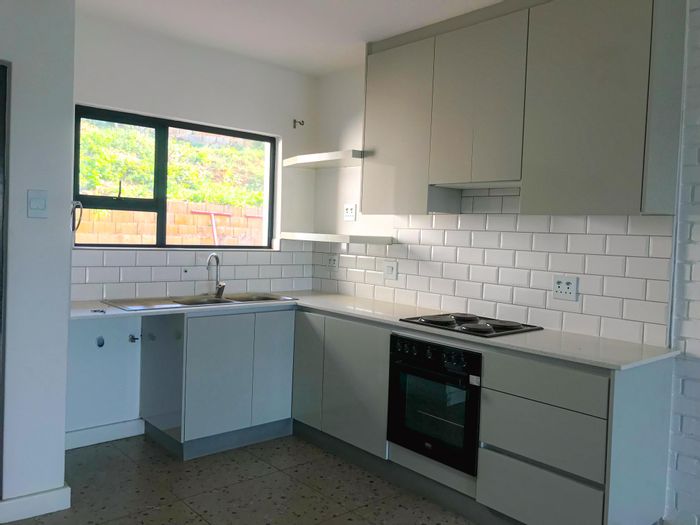 Athlone Apartment For Sale: 2 Bedrooms, balcony, near Arbor Arch Precinct amenities.