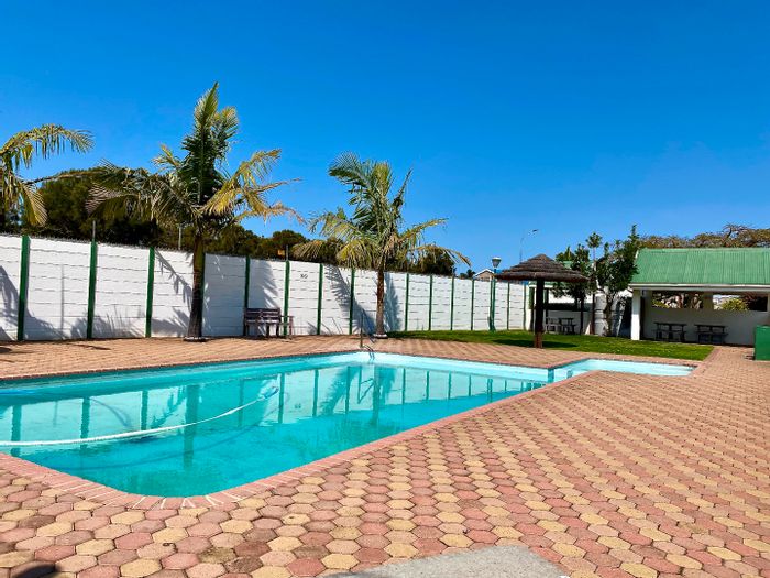 3-Bedroom Townhouse For Sale in Fonteine Park with balcony and parking.