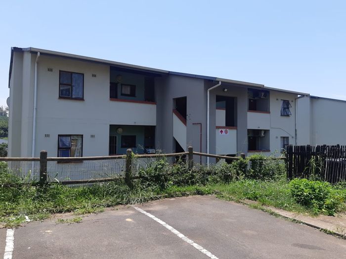 Ridgeview Apartment For Sale: 2 bedrooms, 24-hour security, lock-up parking.
