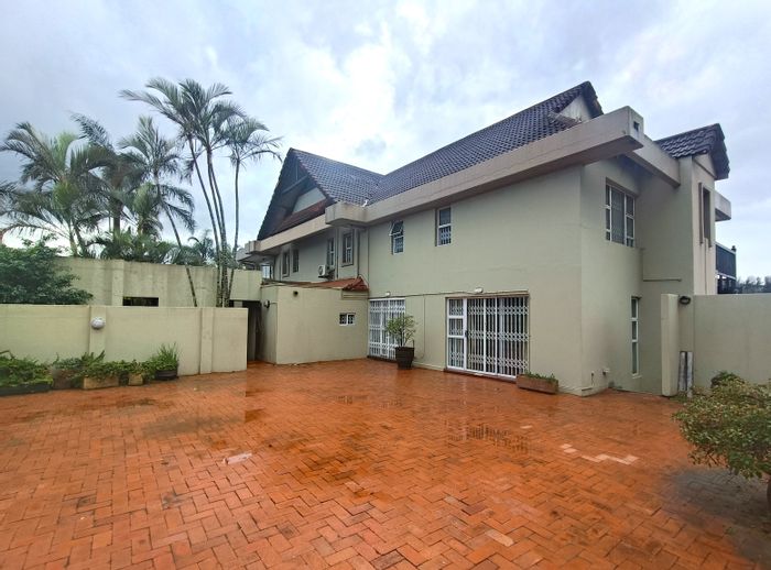 Flat To Rent in Tuzi-Gazi: 3 bedrooms, private beach access, communal pool.
