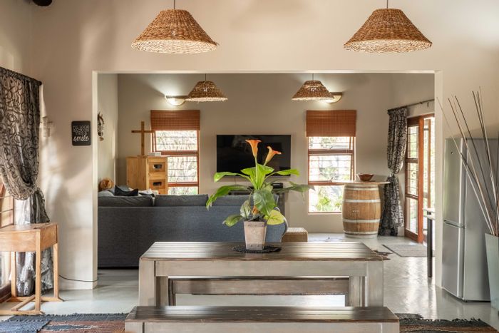 Shongweni House For Sale: 3 beds, cottage, pool, mountain views, secure area.