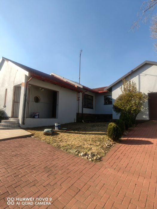 For Sale: 4-bedroom house in Secunda Central with garage, carport, and CCTV.