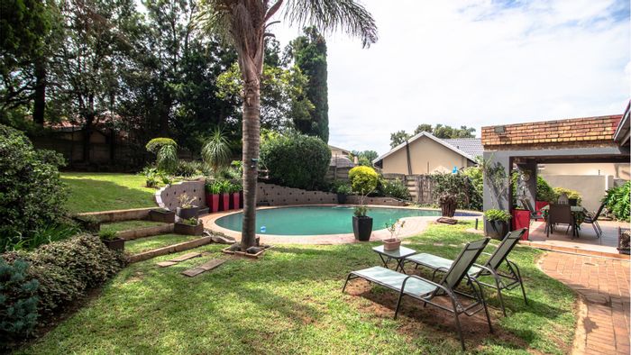 For Sale: Spacious 4-Bedroom House in Marais Steyn Park with Pool and Studio Flatlet.