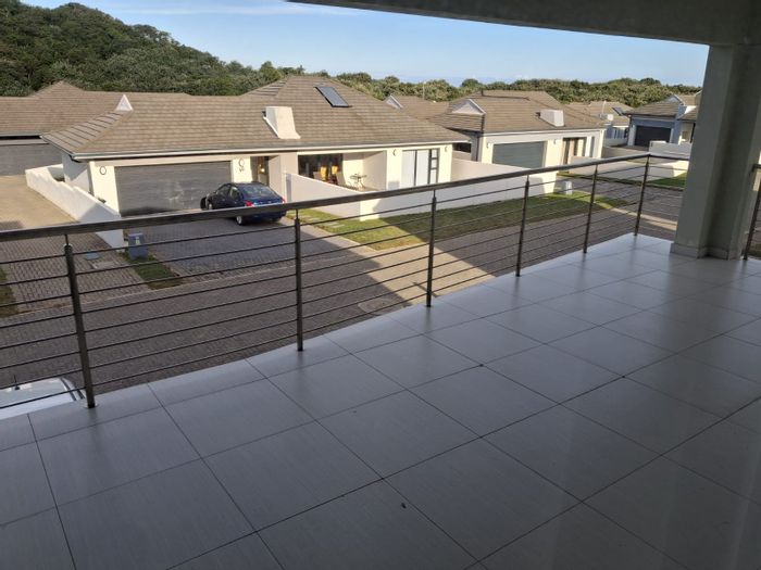 House To Rent in Winterstrand: 3 bedrooms, braai area, close to beach.