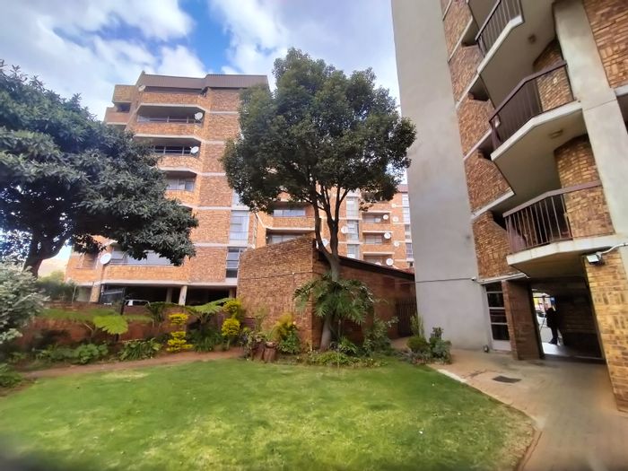 2-Bedroom Flat For Sale in Pretoria North with Balcony and Convenient Location.