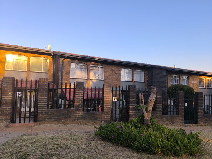 For Sale: 3-Bedroom Apartment in South Crest with private garden and secure parking.