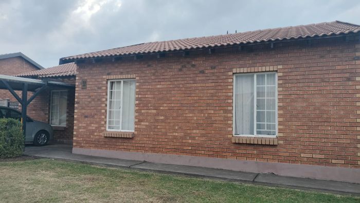 3-Bedroom Townhouse To Rent in Waterval East with garden and pet-friendly policy.