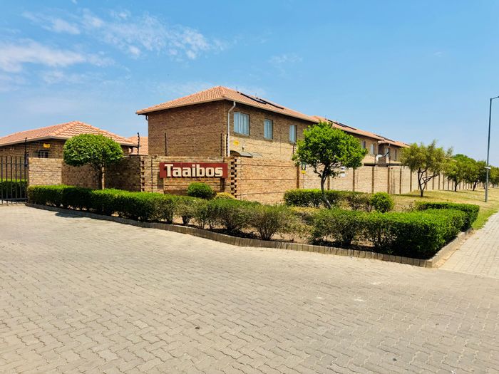 For Sale: Annlin Townhouse with 3 beds, garden, double garage, and solar geyser.