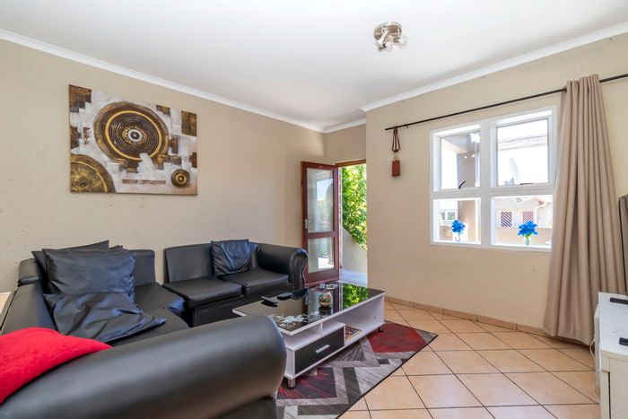 For Sale: 2-Bedroom Apartment in Magaliessig with great investment potential and amenities.