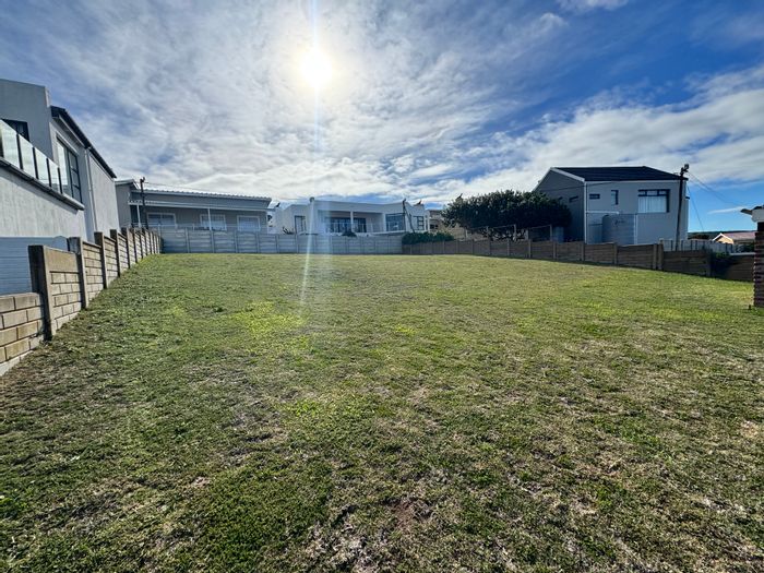 Vacant Land Residential for Sale in Jongensfontein - 502 m² near the ocean.