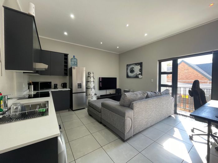 Menlo Park Apartment For Sale: Rental contract, gym, braai area, secure parking.