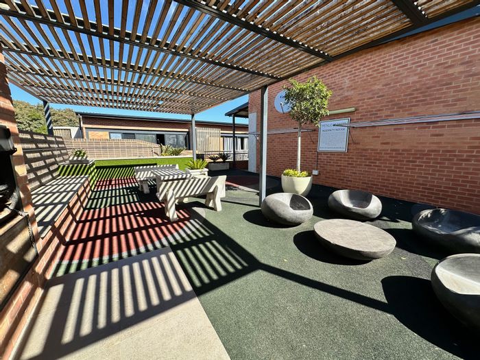 Menlo Park Apartment For Sale: Rooftop garden, gym, 24-hour security, and backup generator.