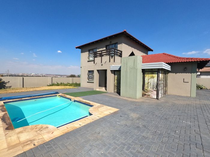 For Sale: House in Halfway House with pool, fireplace, and spacious yard.