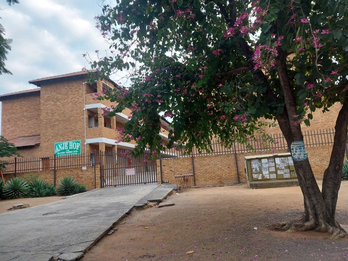 3-Bedroom Apartment in Rustenburg Central For Sale, near schools and shops.