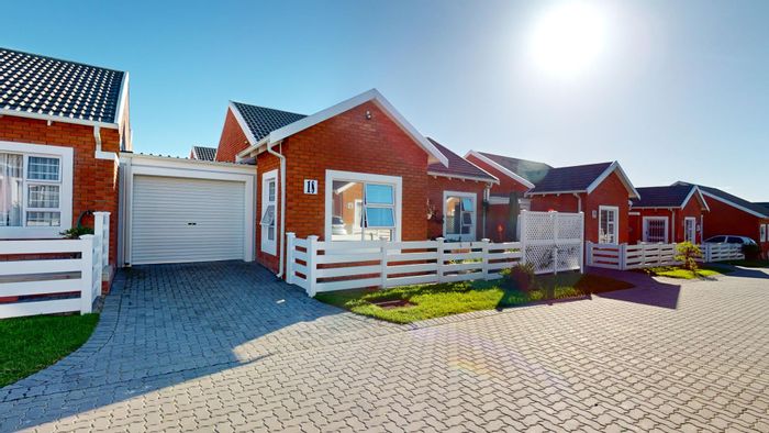Fairview Townhouse For Sale: 2 beds, community living, garage, pet-friendly.