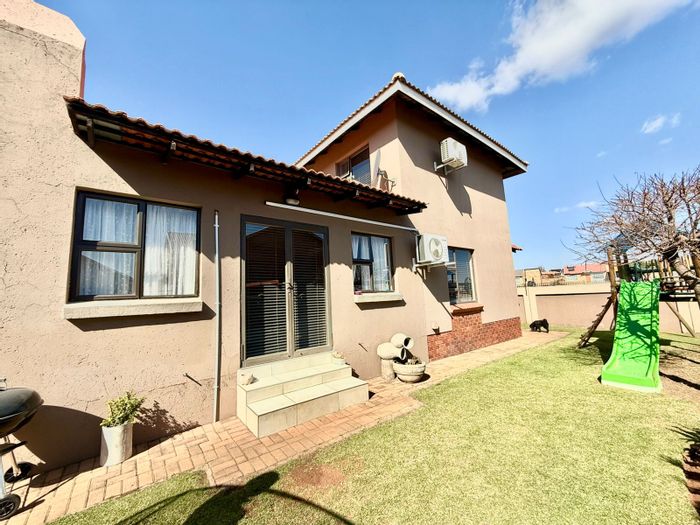 For Sale: House in Secunda Central with braai, garden, security, and spacious layout.