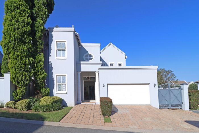 Kyalami House For Sale: Entertainer's dream with pool, bar, and solar panels.