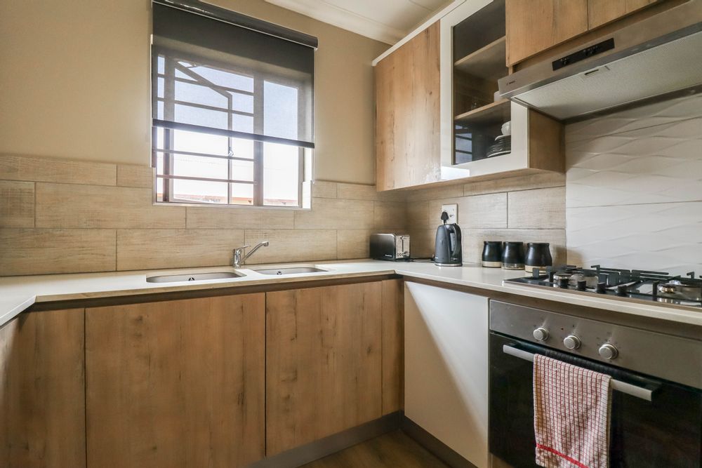 Kitchen with BIC and stove