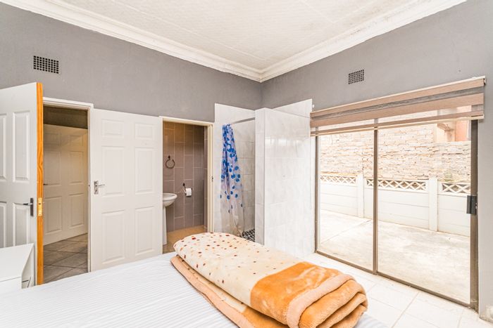 For Sale: Spacious 5-Bed House with Flat, Dual Entrances in Krugersdorp West.