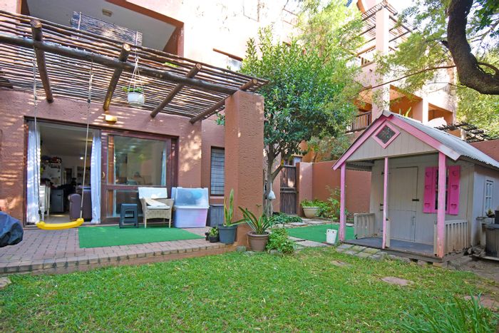 For Sale: Apartment in Magaliessig with garden, clubhouse access, and pet-friendly.