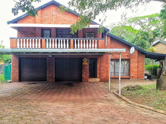 Spacious 4-bedroom house for rent in Kwambonambi Central with large garden and parking.