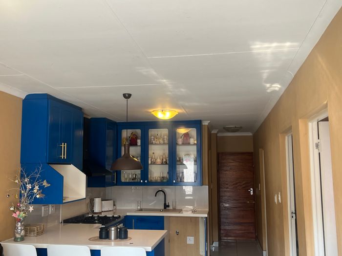 For Sale: Townhouse in Albertsdal with 3 beds, garden, security, and parking.