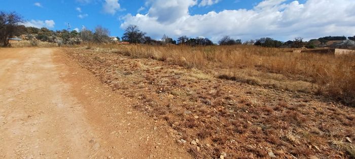 960m2 Vacant Land Residential For Sale in Vaaloewer with Scenic Views and Accessibility.