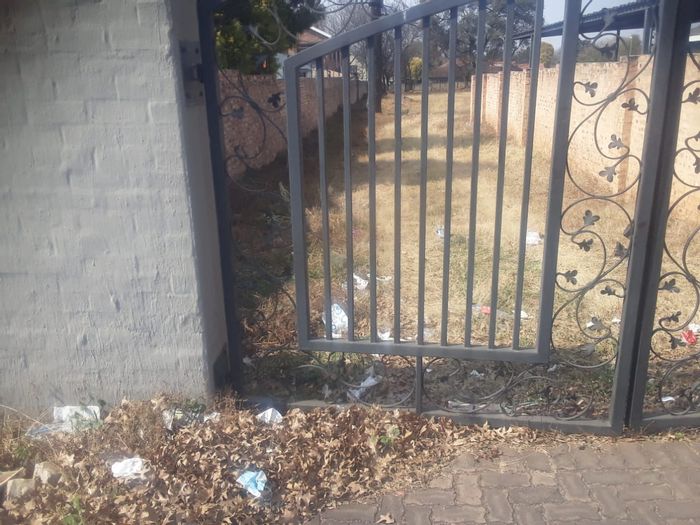 Groenkol For Sale: Vacant Residential Land, 2948 m², walled for privacy and security.