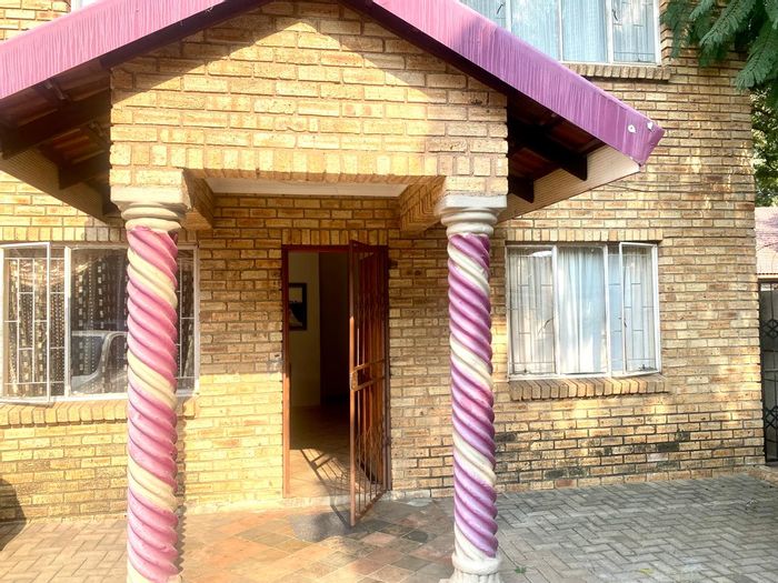 For Sale: 2-Bedroom Apartment in Bo Dorp with great investment potential.