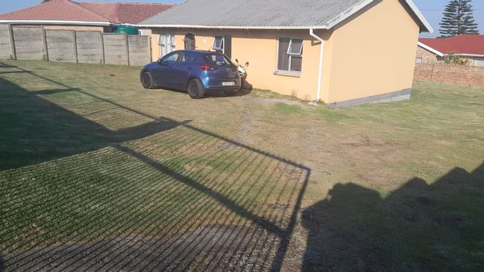 Sunnyridge House For Sale: 3 bedrooms, large yard, near mall and schools.