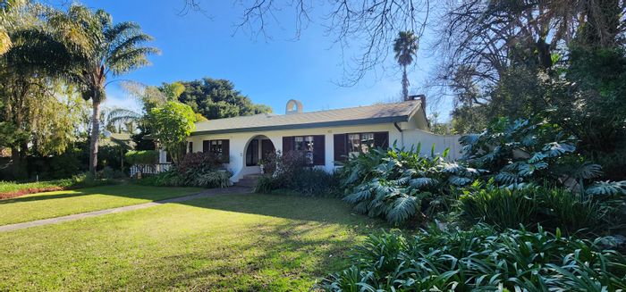 For Sale: Spacious 4-bedroom house in Swellendam Central with garden and entertainment area.