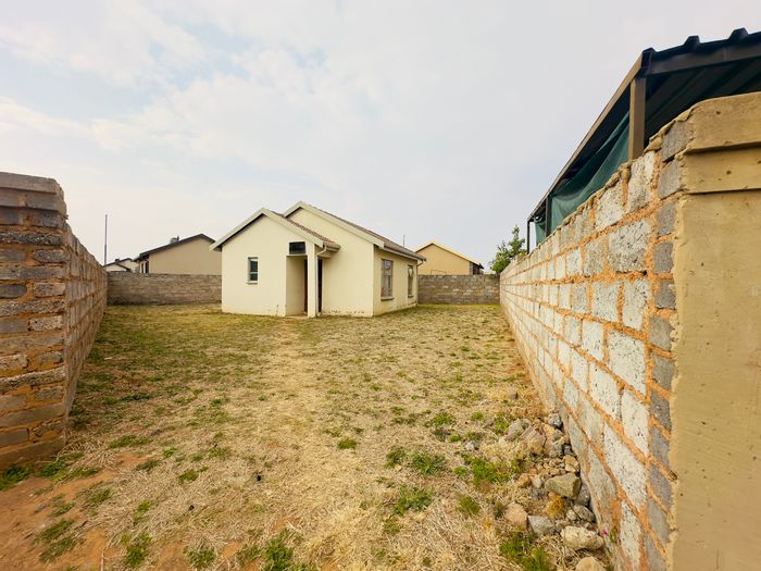 For Sale: 2-bedroom house in Alliance with open-plan living and expansion potential.